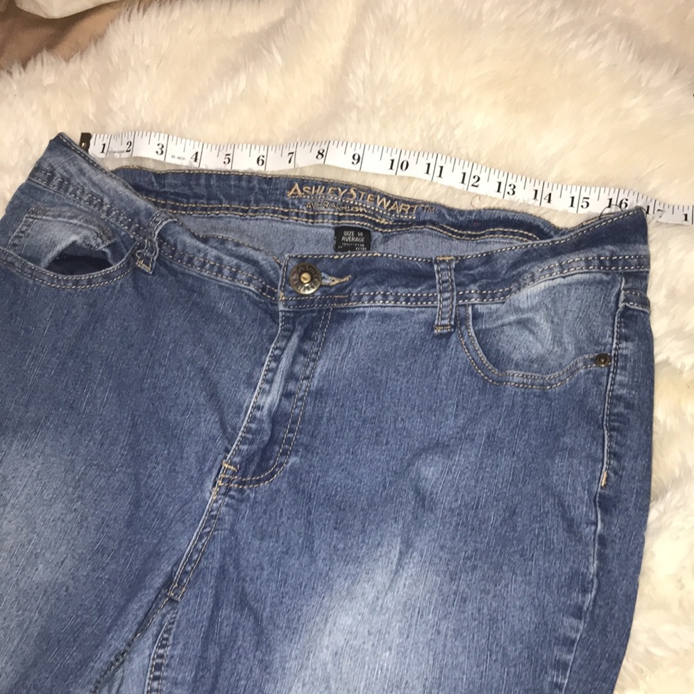 Blue Jeans - Picture 2 of 6